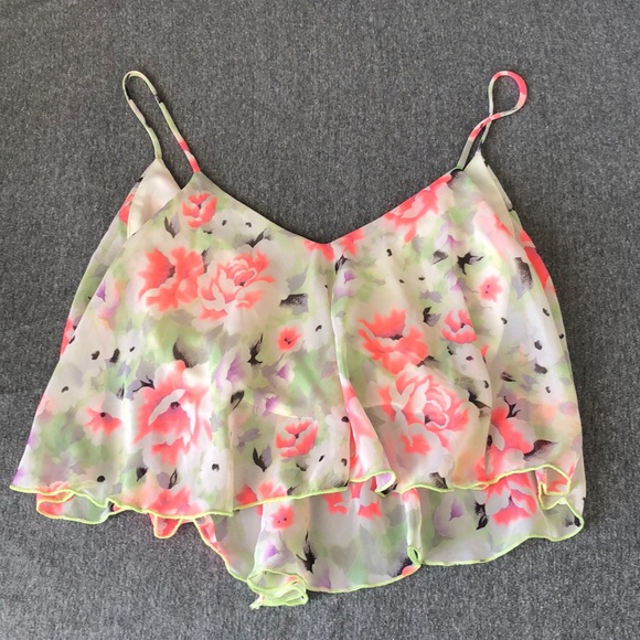 2B Bebe Tops - Floral Crop Top